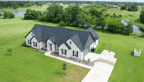 10104 Crown Point