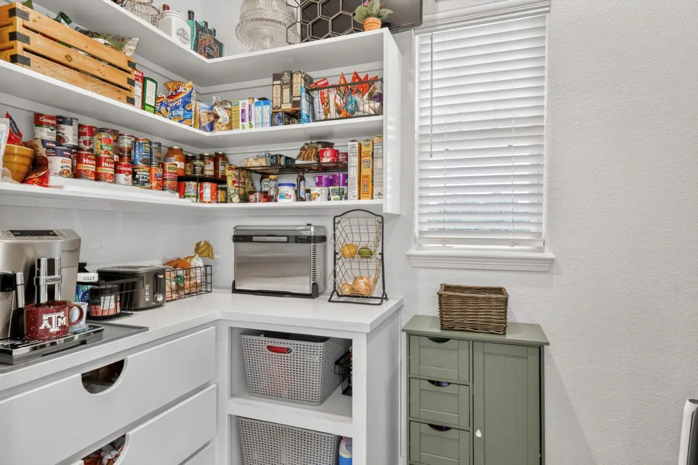 10104 Crown Point Iola, TX 77861