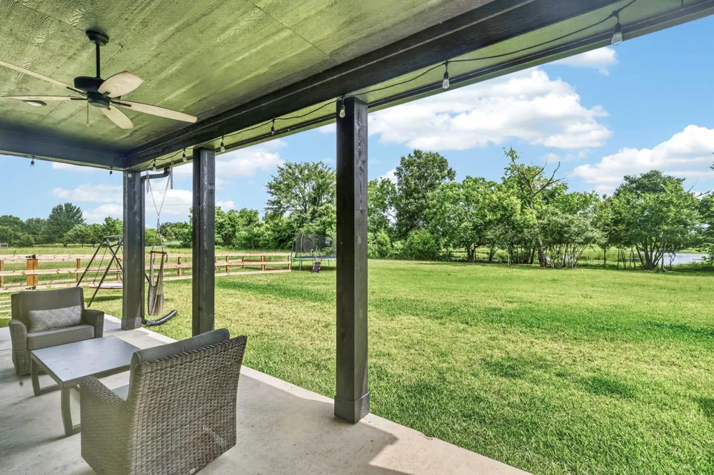 10104 Crown Point Iola, TX 77861