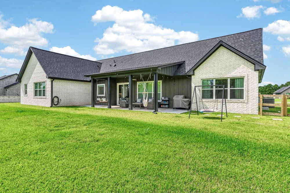 10104 Crown Point Iola, TX 77861