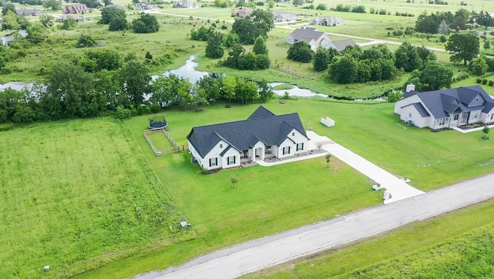 10104 Crown Point Iola, TX 77861