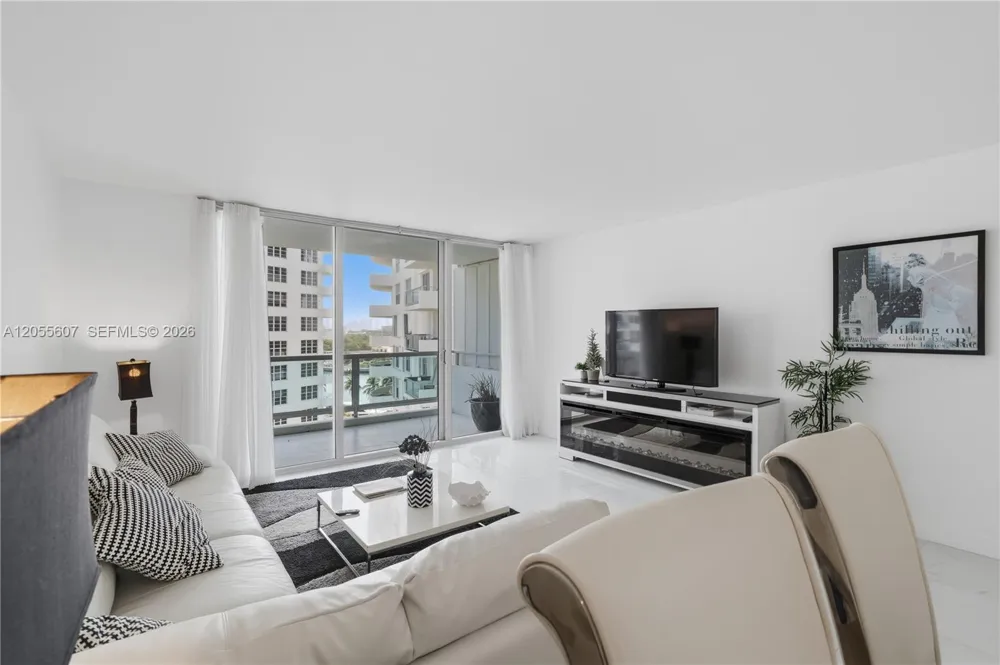 5151 Collins Ave #1027 Miami Beach, FL 33140
