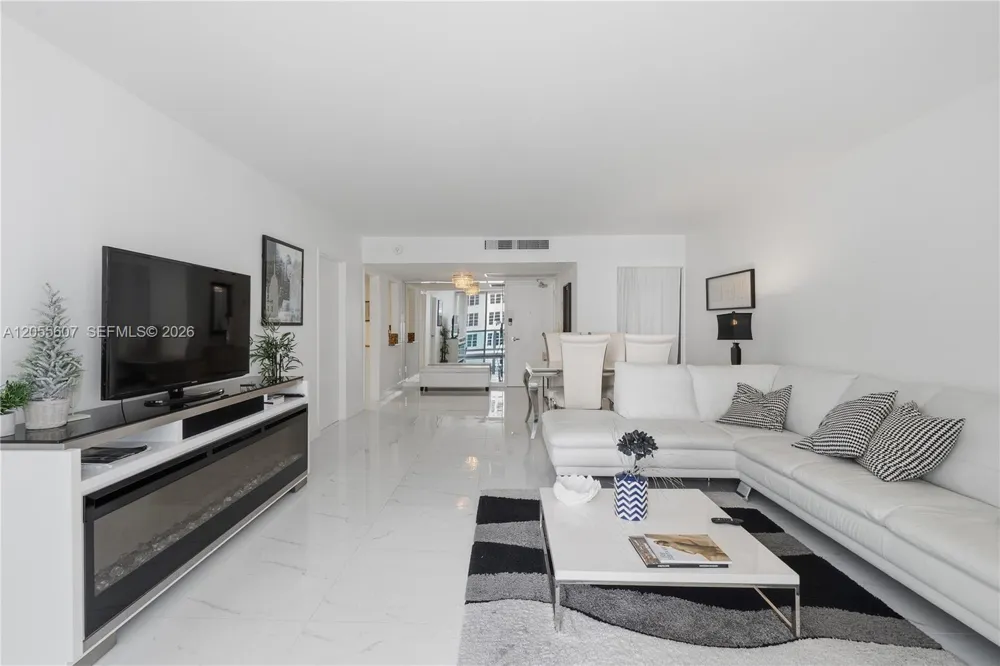 5151 Collins Ave #1027 Miami Beach, FL 33140
