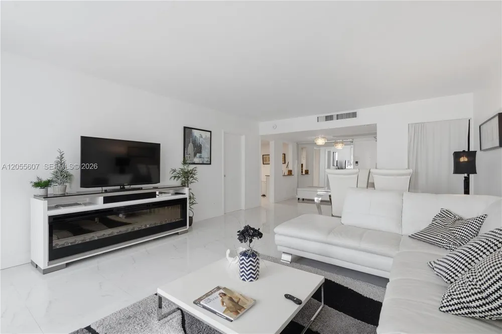 5151 Collins Ave #1027 Miami Beach, FL 33140