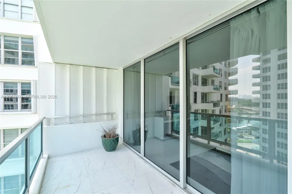5151 Collins Ave #1027 Miami Beach, FL 33140