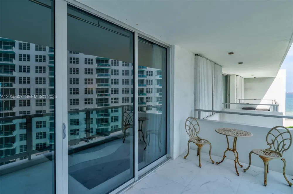 5151 Collins Ave #1027 Miami Beach, FL 33140