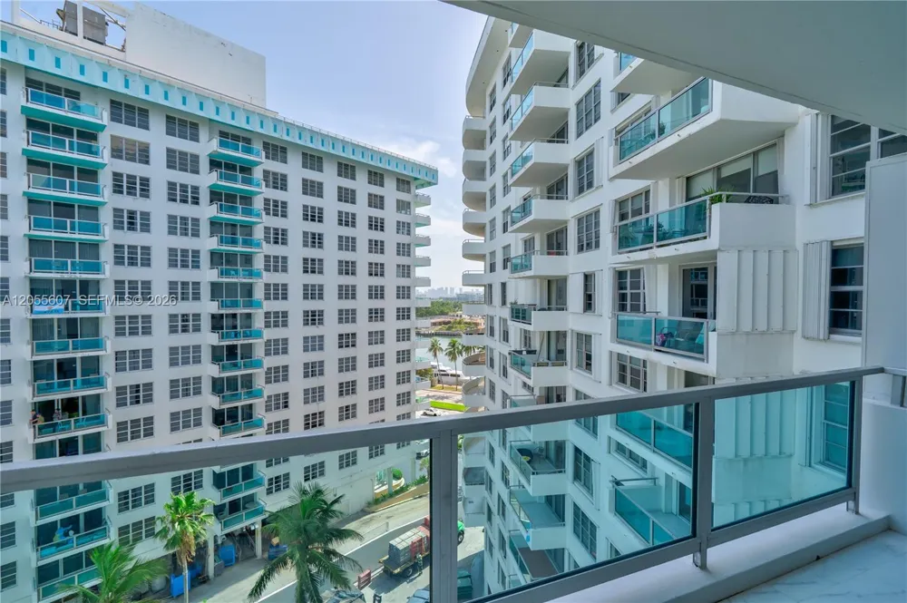 5151 Collins Ave #1027 Miami Beach, FL 33140