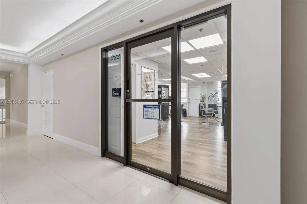 5151 Collins Ave #1027 Miami Beach, FL 33140