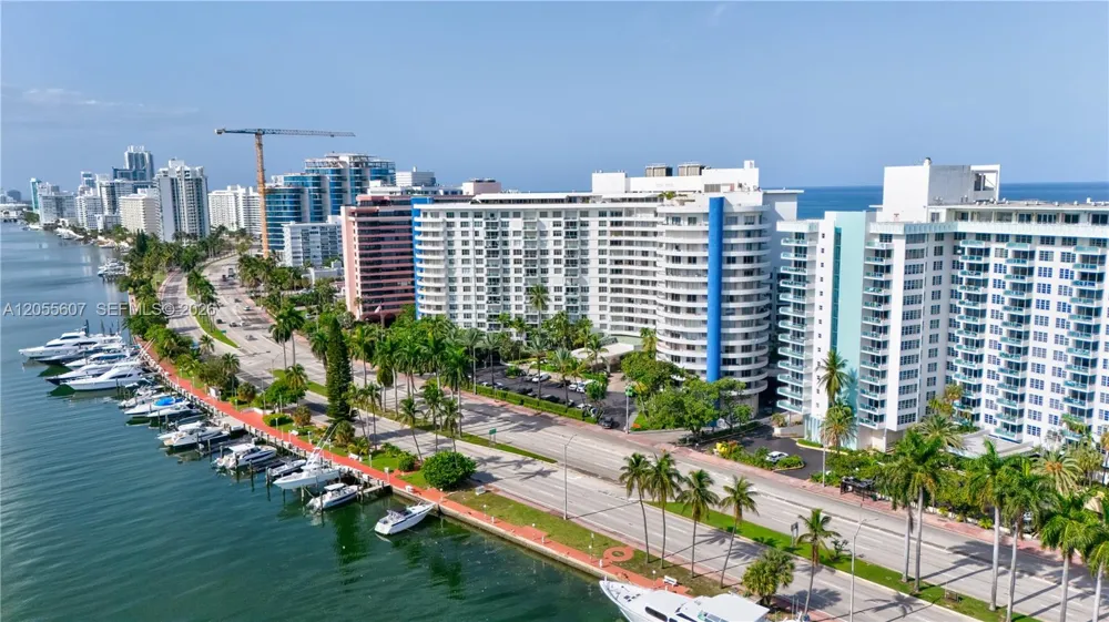 5151 Collins Ave #1027 Miami Beach, FL 33140
