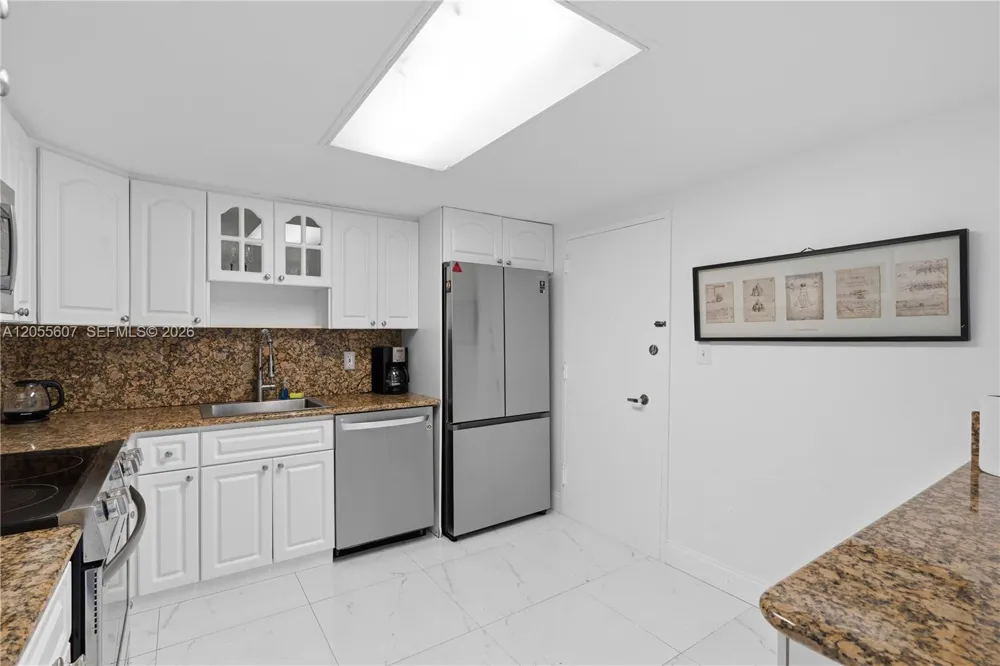 5151 Collins Ave #1027 Miami Beach, FL 33140