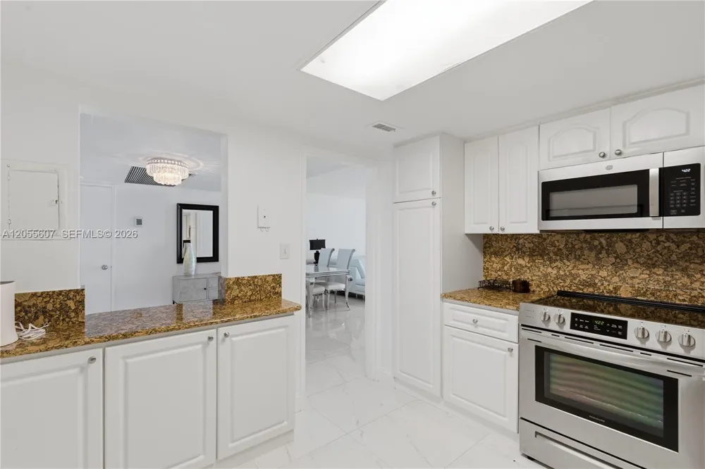 5151 Collins Ave #1027 Miami Beach, FL 33140
