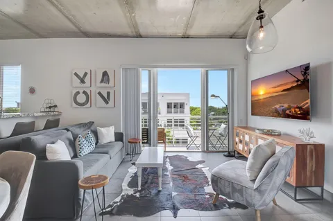 111 SE 2ND STREET #402