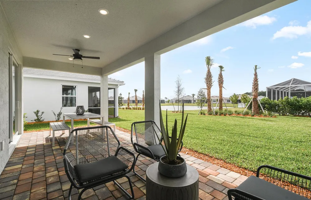 1185 Haven Circle #Palmary 25 Vero Beach, FL 32960