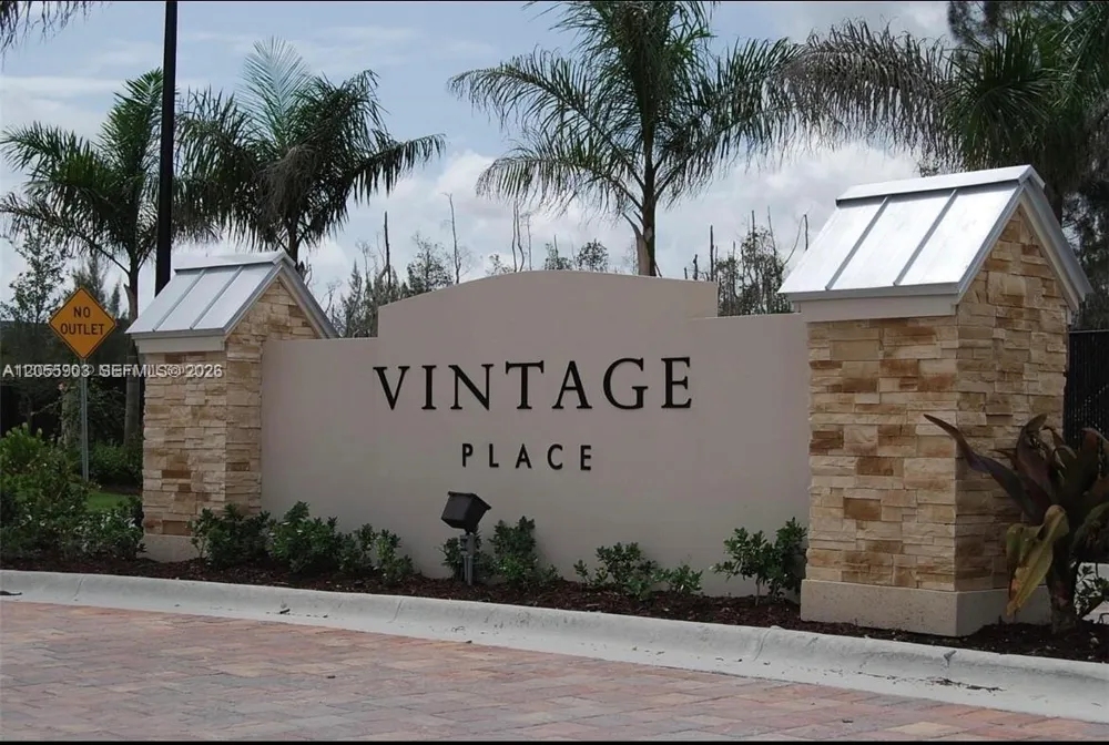 7022 NW 102nd Pl Doral, FL 33178