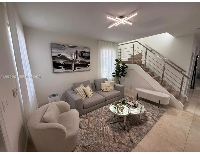 7022 NW 102nd Pl Doral, FL 33178