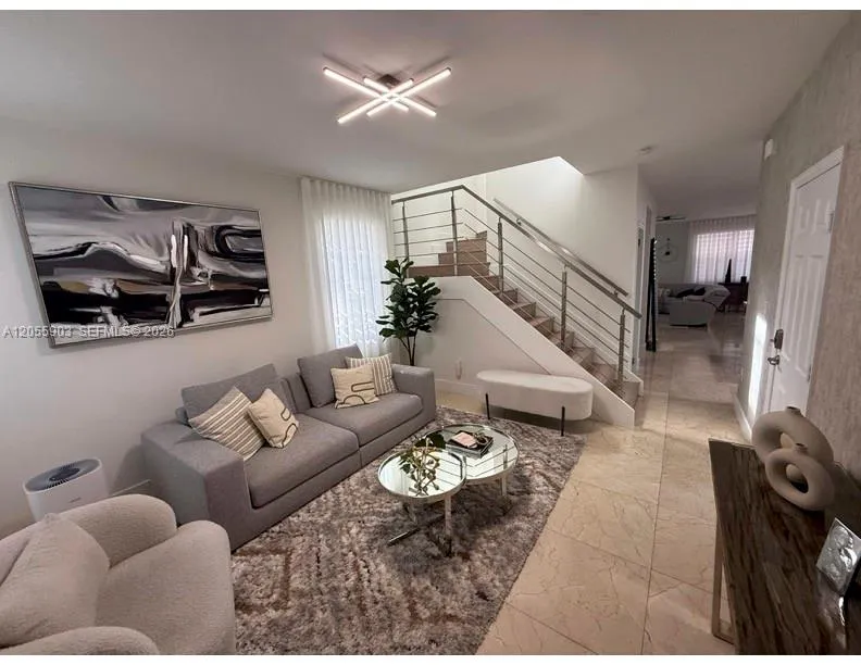 7022 NW 102nd Pl Doral, FL 33178