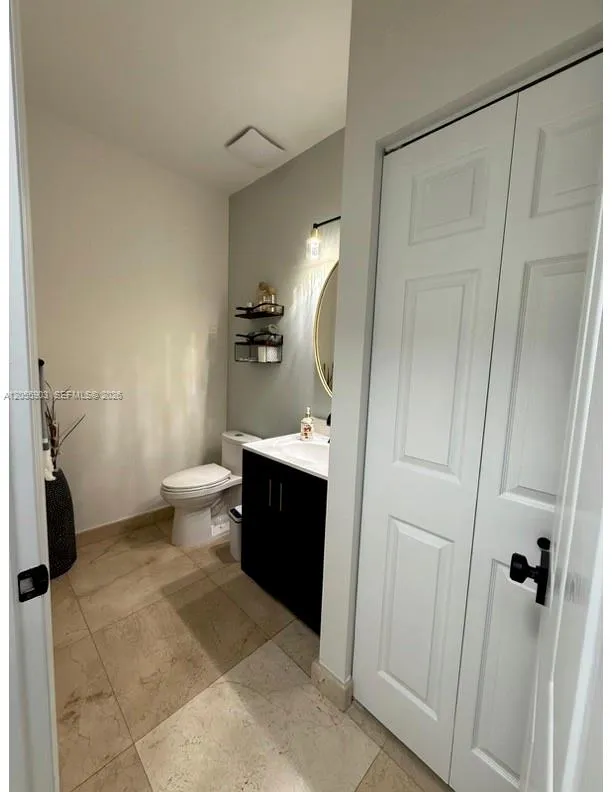7022 NW 102nd Pl Doral, FL 33178