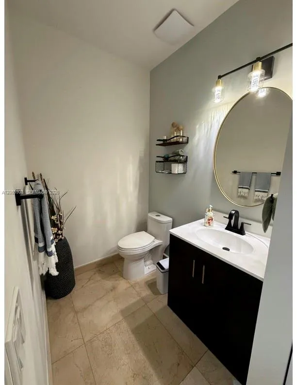 7022 NW 102nd Pl Doral, FL 33178