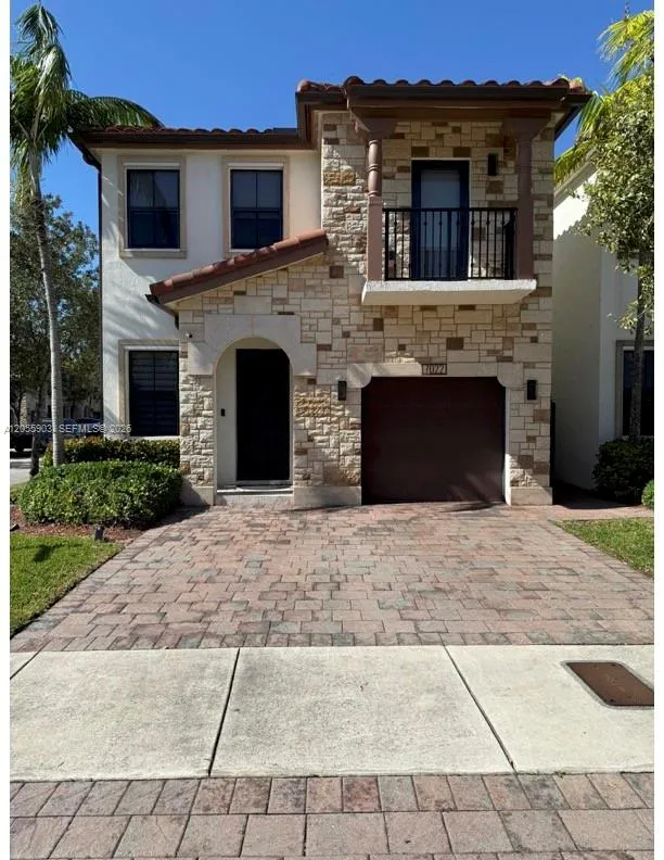 7022 NW 102nd Pl Doral, FL 33178