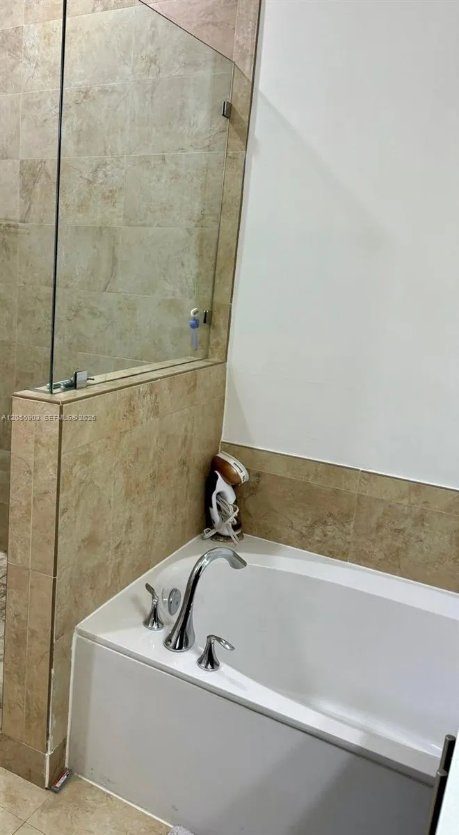7022 NW 102nd Pl Doral, FL 33178
