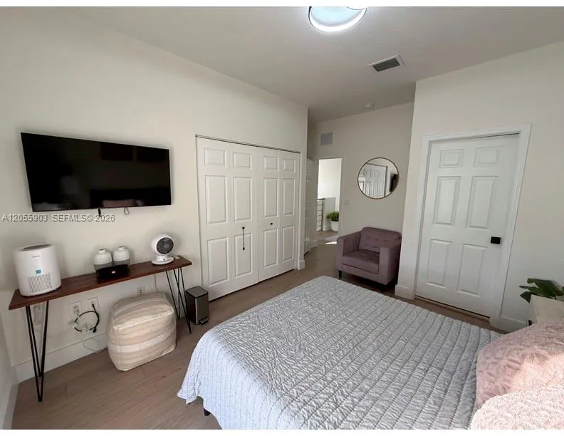 7022 NW 102nd Pl Doral, FL 33178
