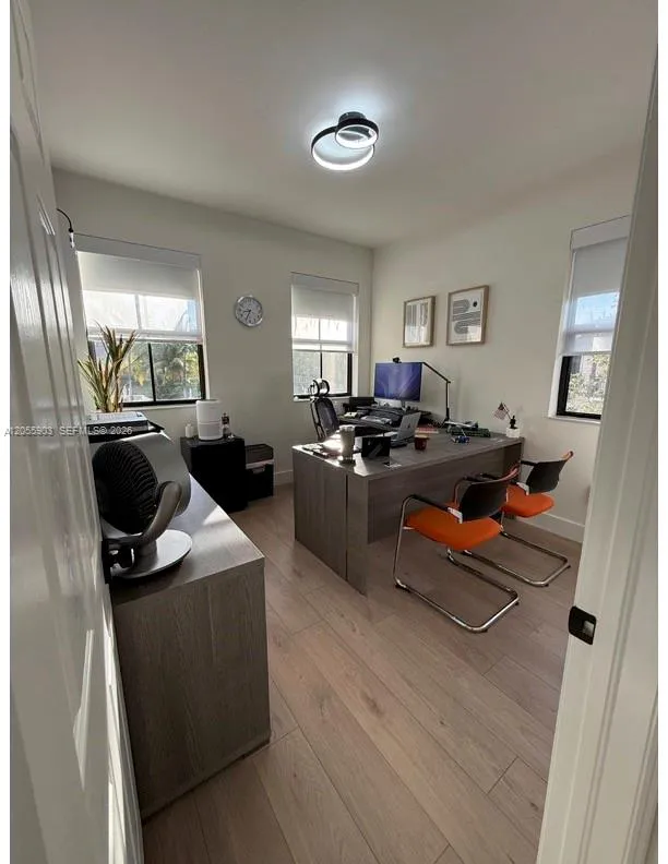 7022 NW 102nd Pl Doral, FL 33178