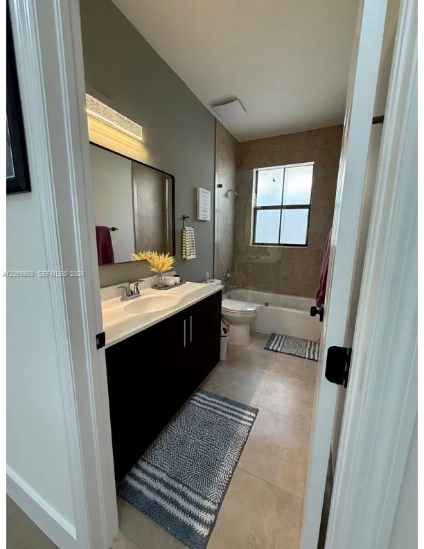 7022 NW 102nd Pl Doral, FL 33178