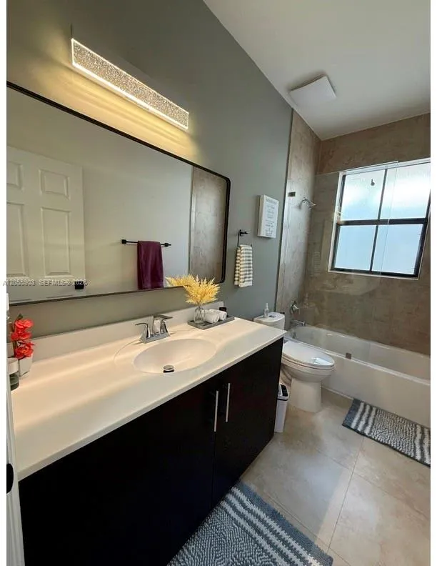 7022 NW 102nd Pl Doral, FL 33178