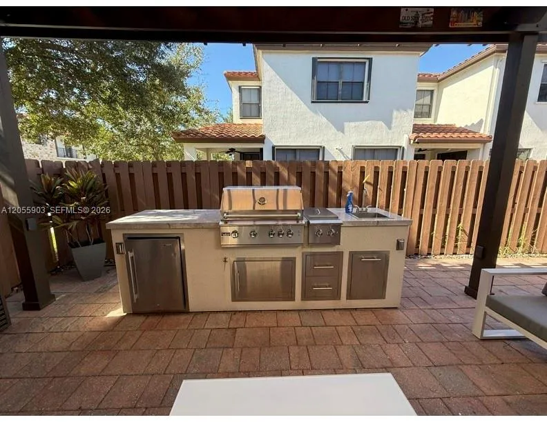 7022 NW 102nd Pl Doral, FL 33178