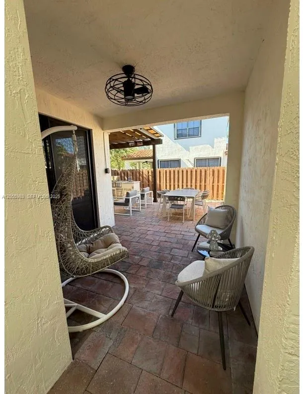 7022 NW 102nd Pl Doral, FL 33178