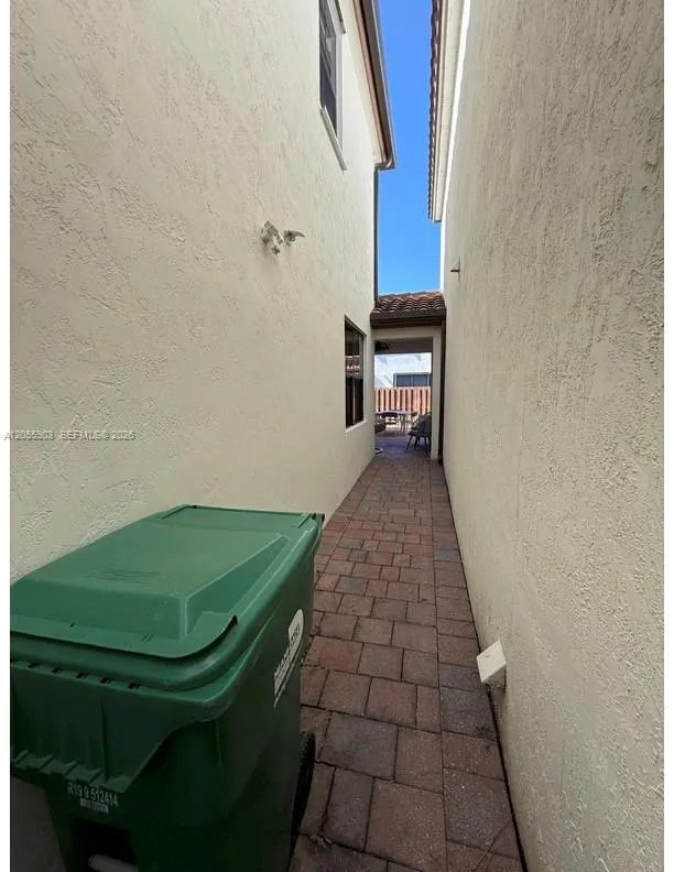 7022 NW 102nd Pl Doral, FL 33178