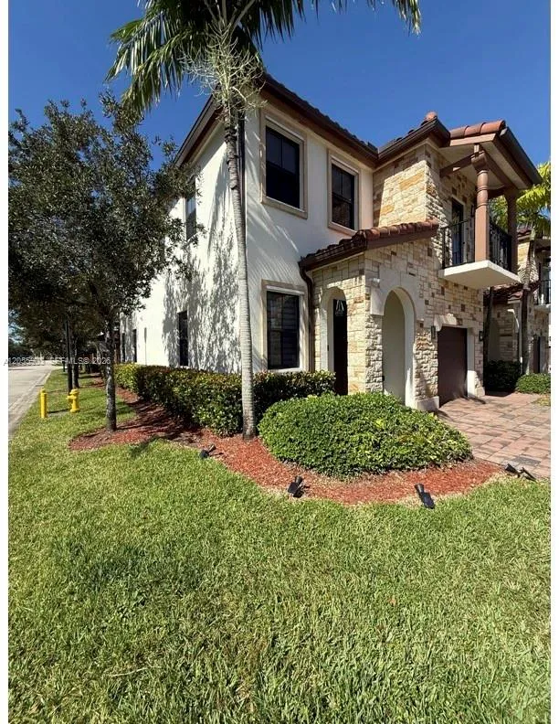 7022 NW 102nd Pl Doral, FL 33178