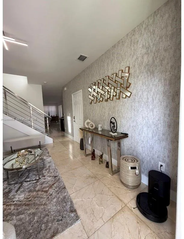7022 NW 102nd Pl Doral, FL 33178