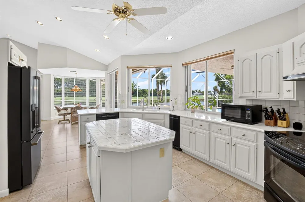 10192 Shireoaks Lane Boca Raton, FL 33498
