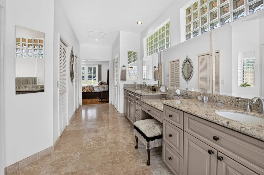 10192 Shireoaks Lane Boca Raton, FL 33498