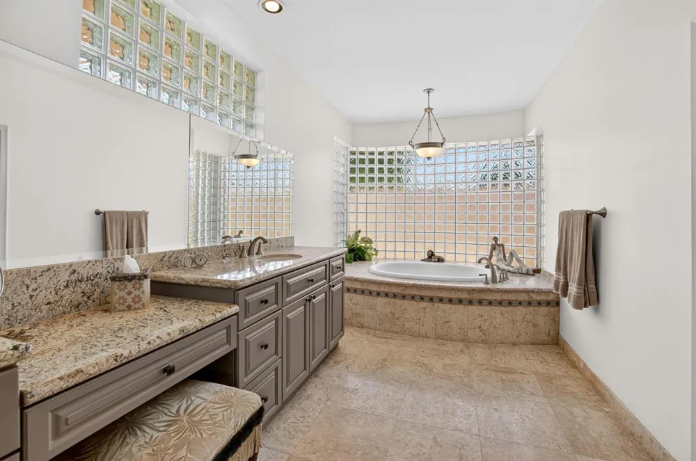 10192 Shireoaks Lane Boca Raton, FL 33498