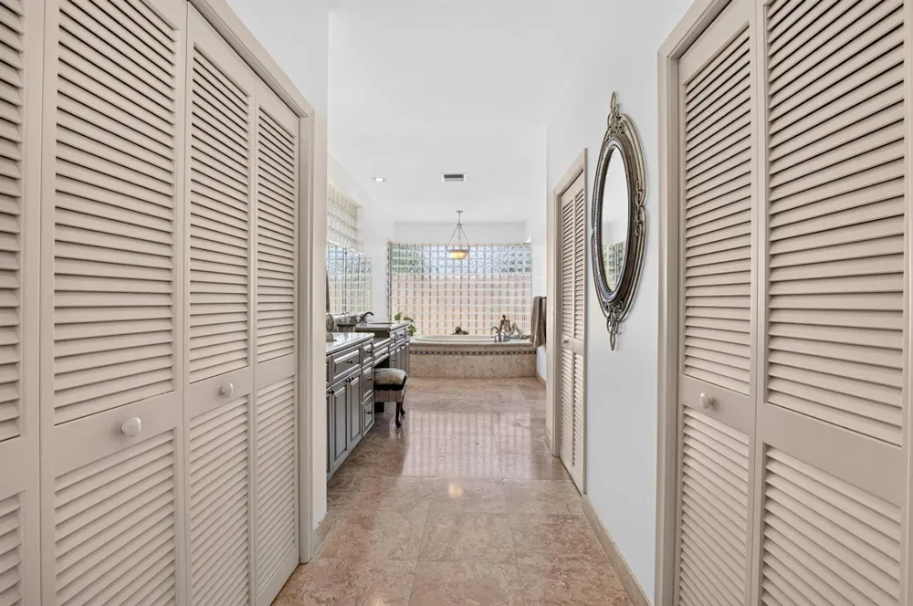 10192 Shireoaks Lane Boca Raton, FL 33498