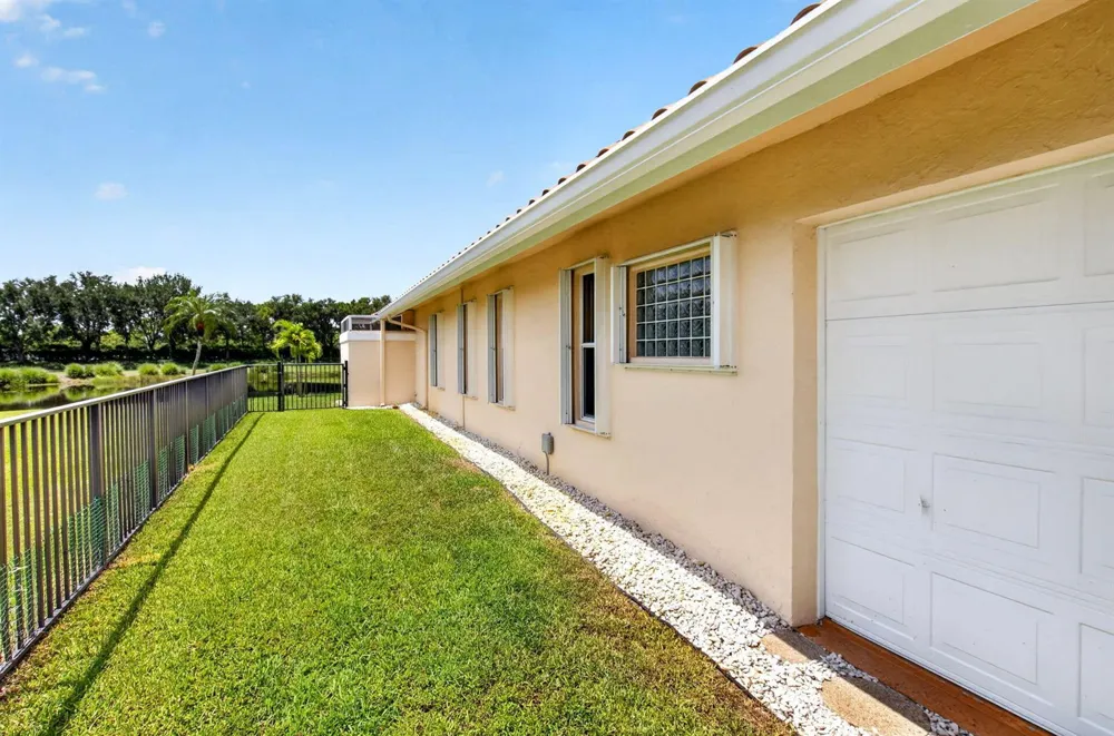 10192 Shireoaks Lane Boca Raton, FL 33498
