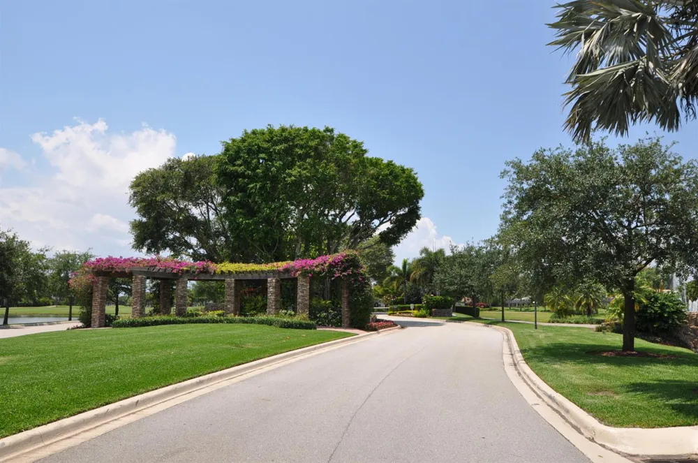 10192 Shireoaks Lane Boca Raton, FL 33498