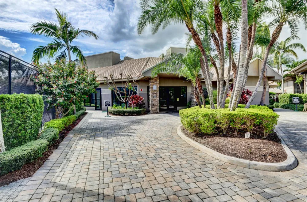 10192 Shireoaks Lane Boca Raton, FL 33498