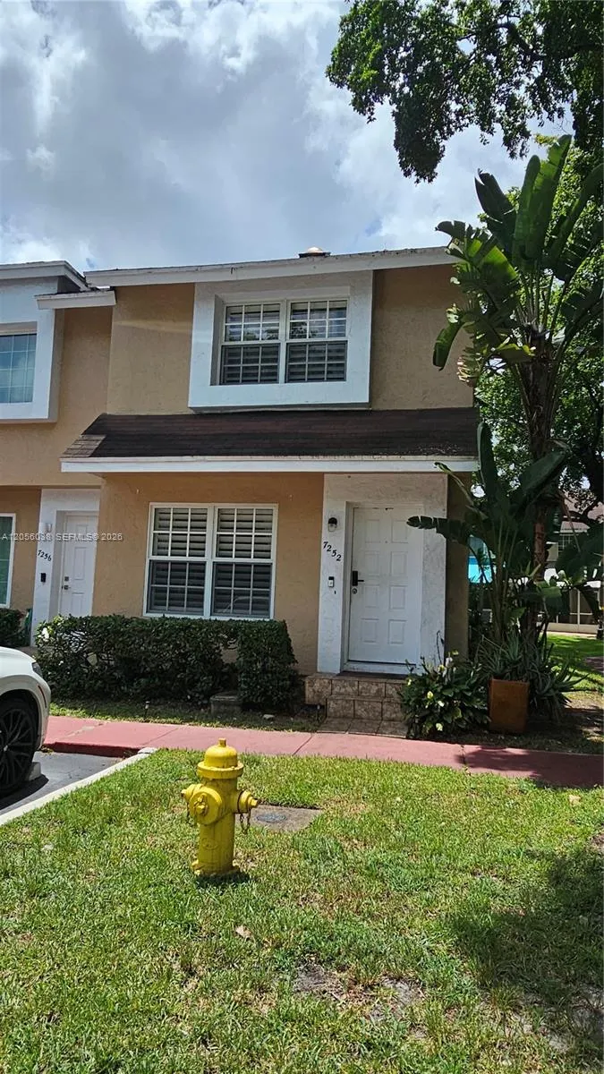 7252 Woodmont Ave Tamarac, FL 33321