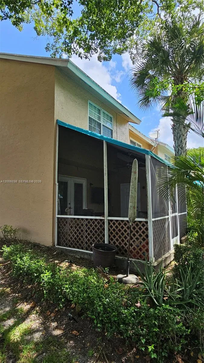7252 Woodmont Ave Tamarac, FL 33321