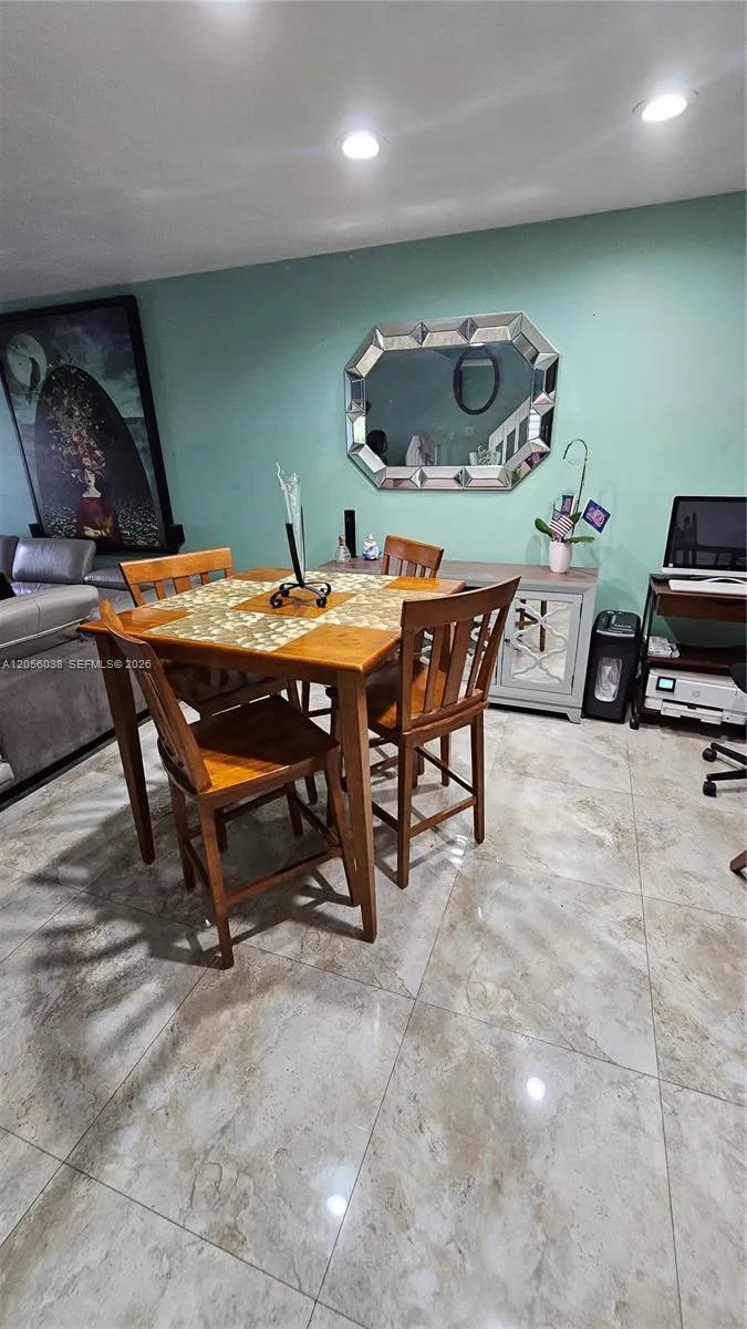 7252 Woodmont Ave Tamarac, FL 33321