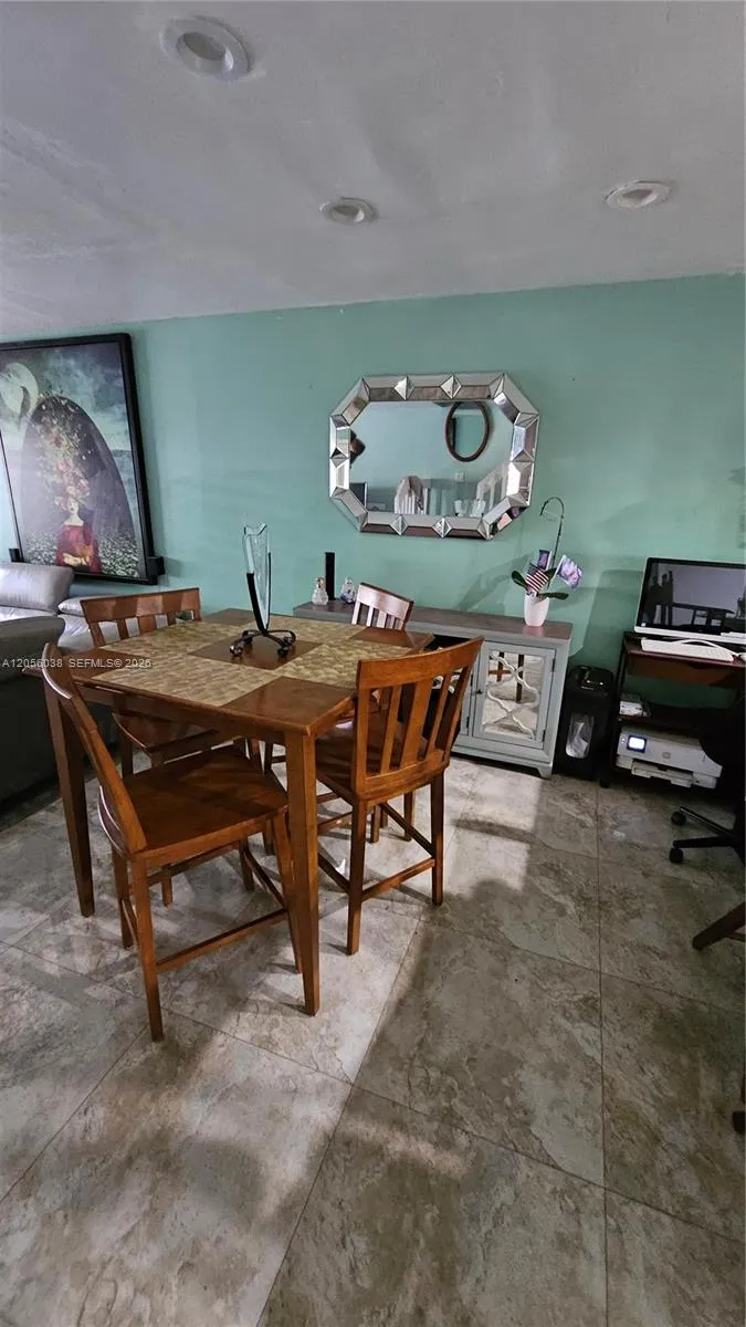 7252 Woodmont Ave Tamarac, FL 33321