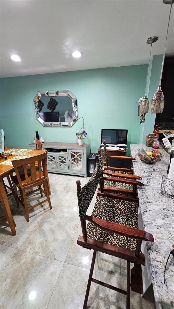 7252 Woodmont Ave Tamarac, FL 33321