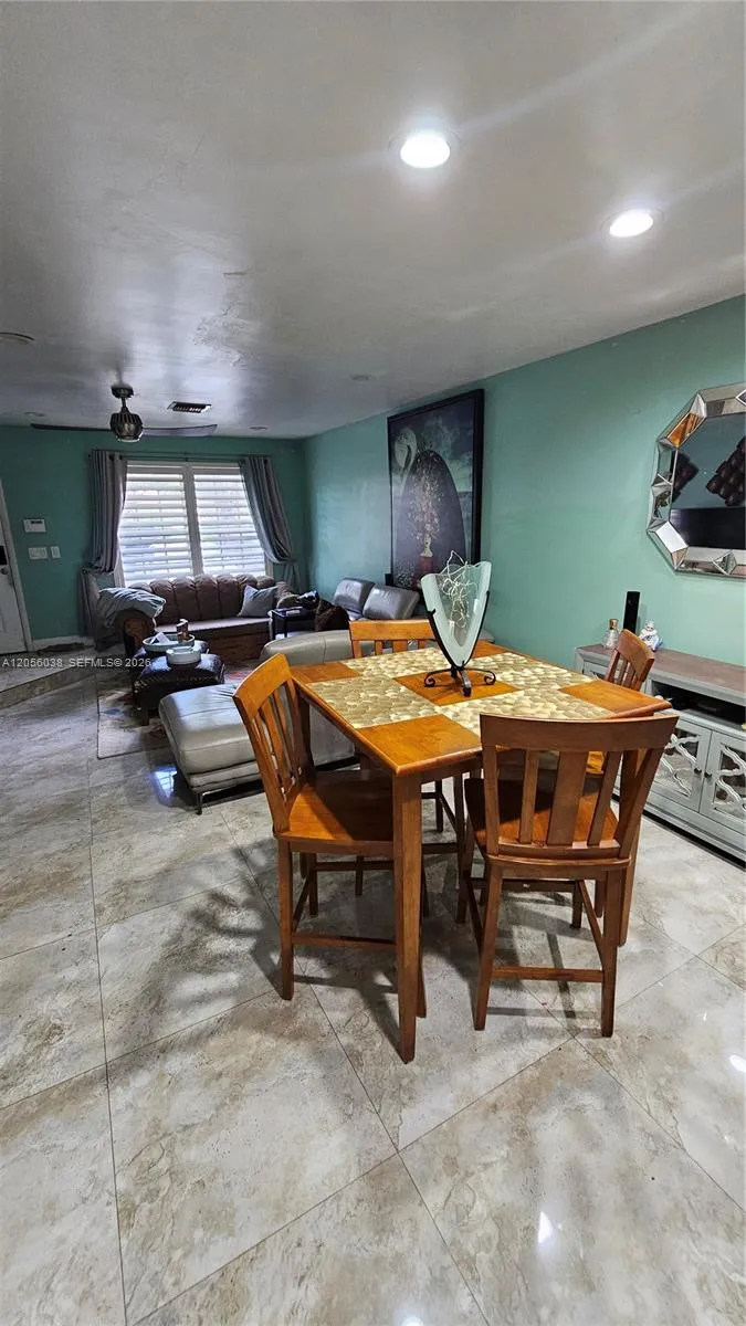 7252 Woodmont Ave Tamarac, FL 33321