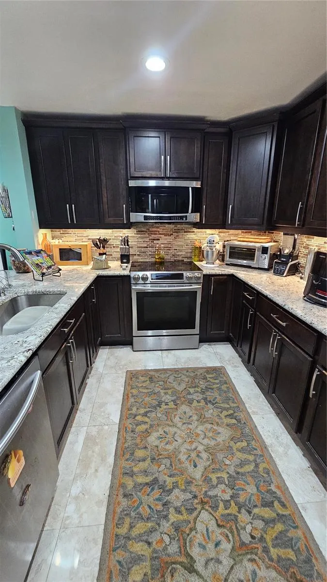 7252 Woodmont Ave Tamarac, FL 33321