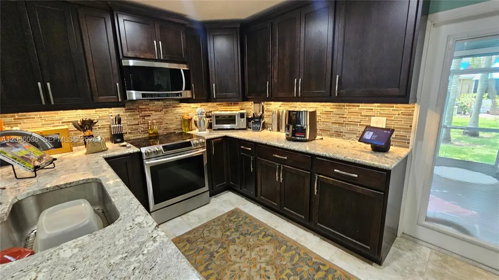 7252 Woodmont Ave Tamarac, FL 33321