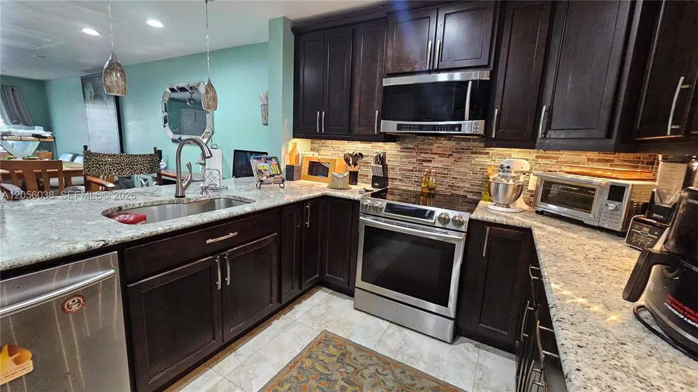 7252 Woodmont Ave Tamarac, FL 33321