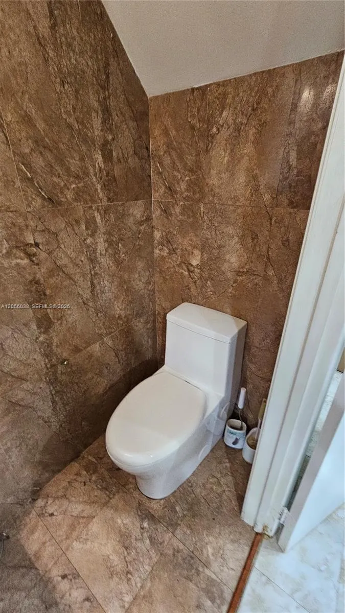 7252 Woodmont Ave Tamarac, FL 33321